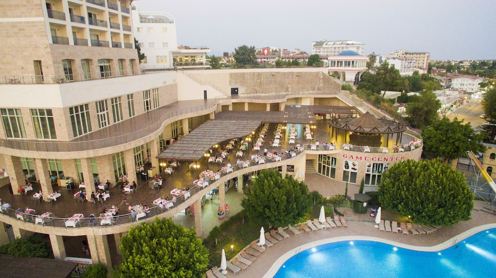 Horus Paradise Resort - Ultra All Inclusive — Restaurant & bars in Side