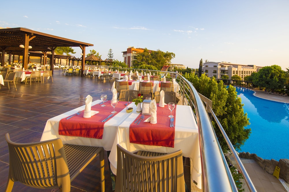 Horus Paradise Resort - Ultra All Inclusive — Restaurant & bars in Side