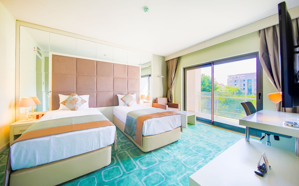 Horus Paradise Resort - Ultra All Inclusive — Hotel rooms in Side