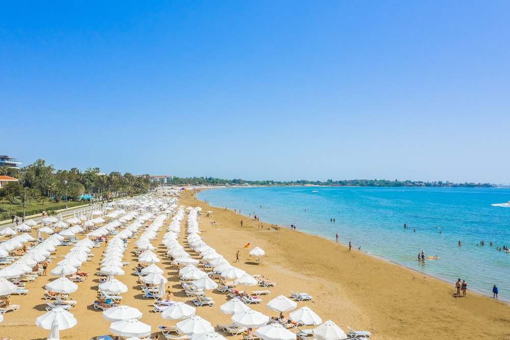 Horus Paradise Resort - Ultra All Inclusive — Beach in Side