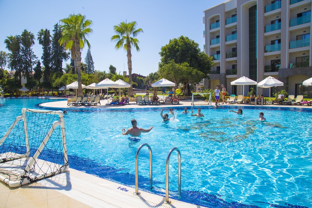 Horus Paradise Resort - Ultra All Inclusive — Swimming pool in Side