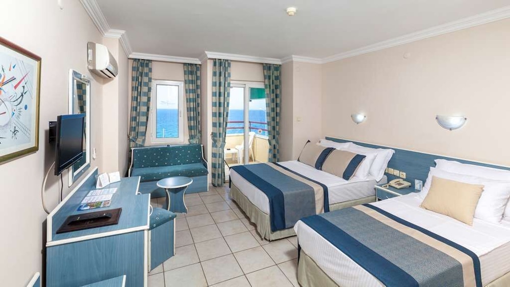 Galaxy Beach Hotel — Hotel rooms in Alanya