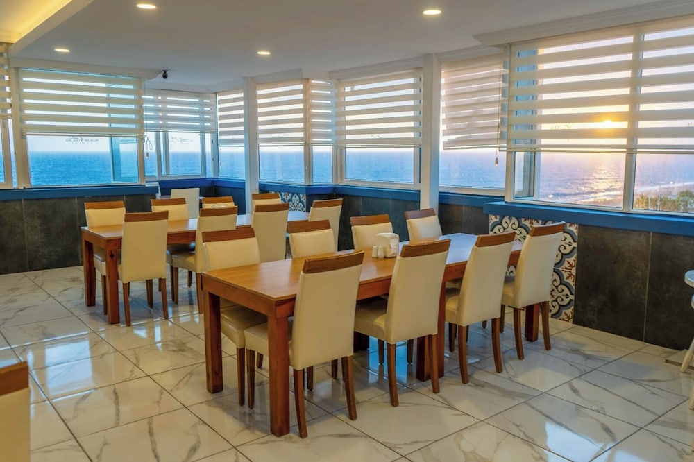 Galaxy Beach Hotel — Restaurant & bars in Alanya