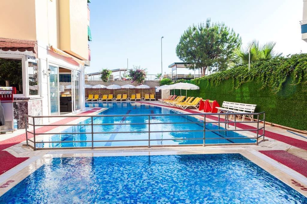Galaxy Beach Hotel — Swimming pool in Alanya
