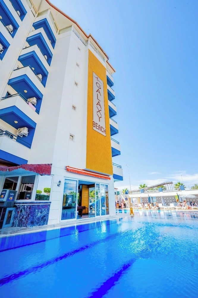 Galaxy Beach Hotel — Hotel building in Alanya