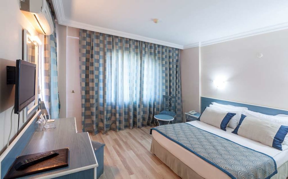 Galaxy Beach Hotel — Hotel rooms in Alanya