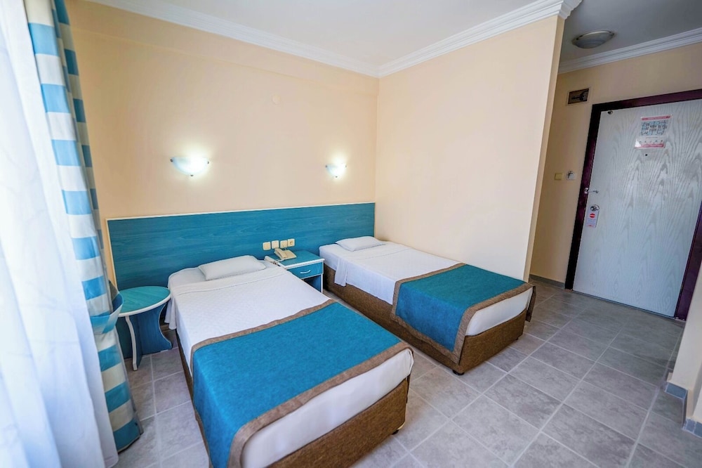 Galaxy Beach Hotel — Hotel rooms in Alanya