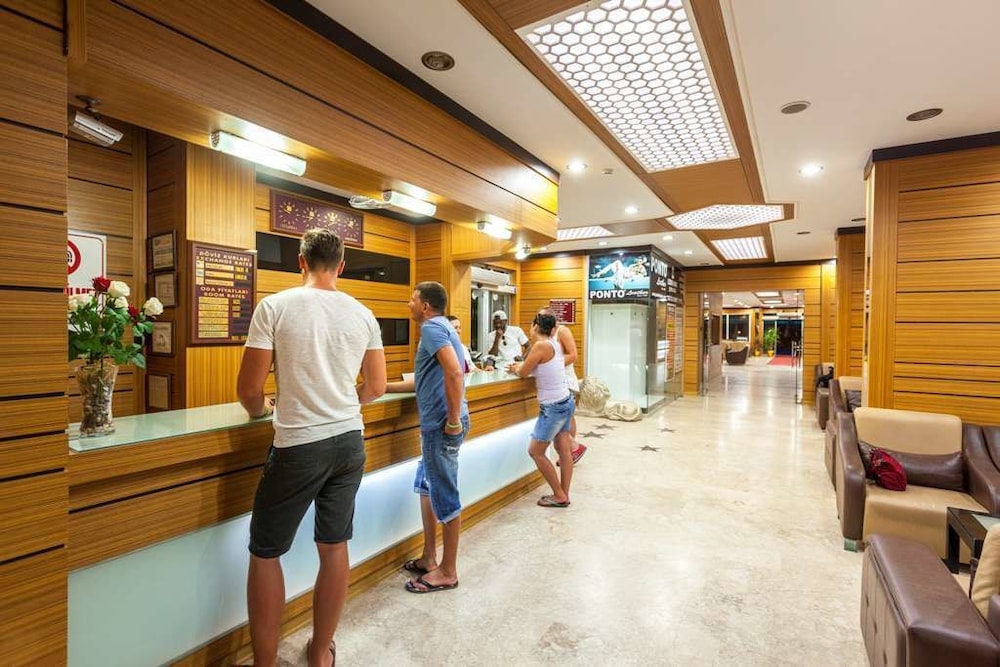Galaxy Beach Hotel — Hotel building in Alanya