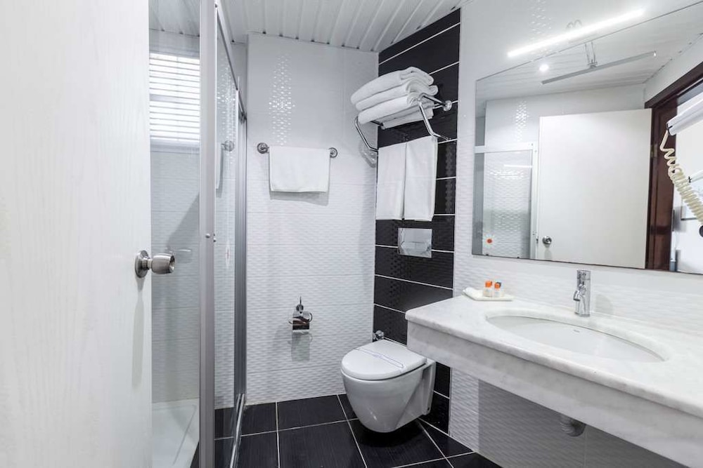 Galaxy Beach Hotel — Hotel rooms in Alanya