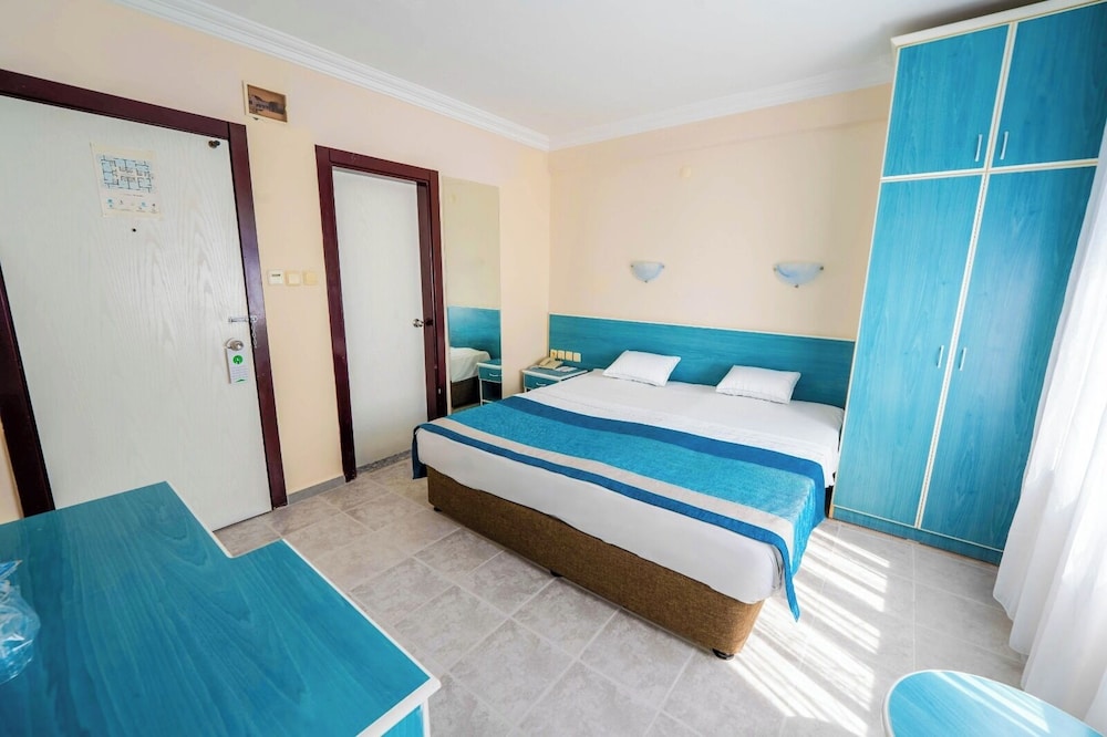 Galaxy Beach Hotel — Hotel rooms in Alanya