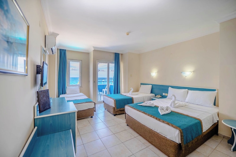 Galaxy Beach Hotel — Hotel rooms in Alanya