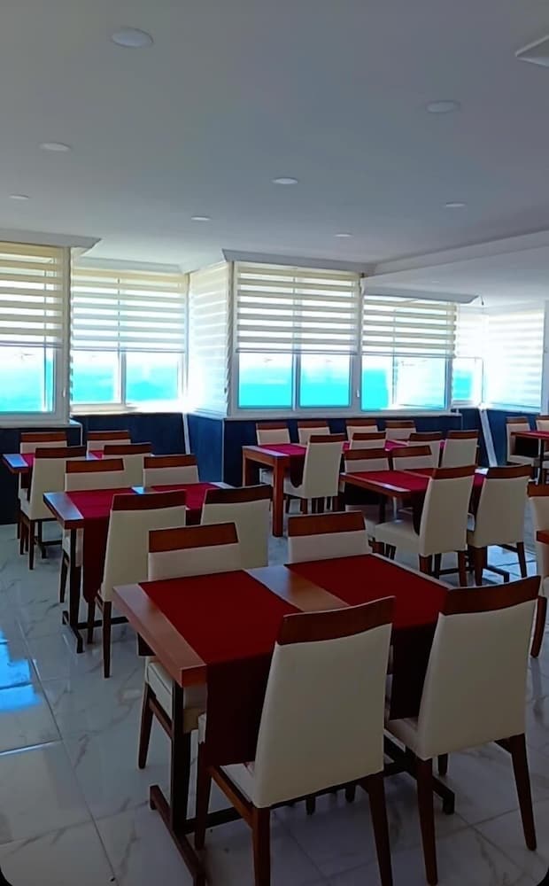 Galaxy Beach Hotel — Restaurant & bars in Alanya