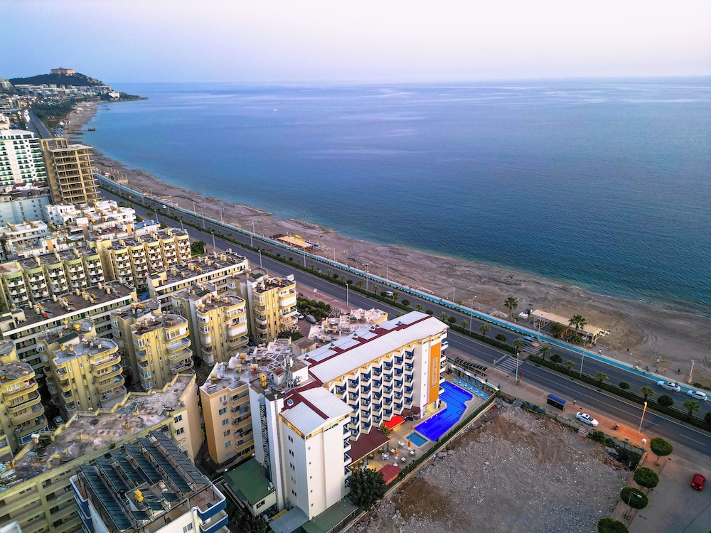 Galaxy Beach Hotel — Hotel building in Alanya