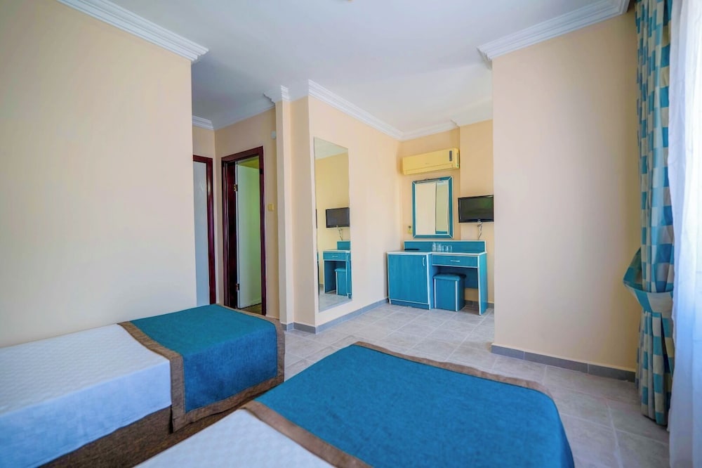 Galaxy Beach Hotel — Hotel rooms in Alanya
