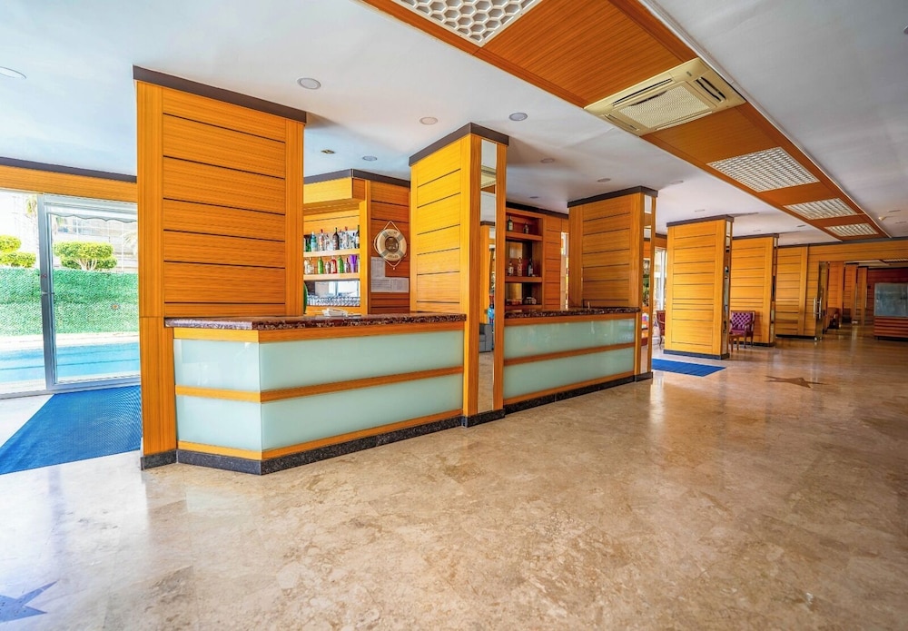 Galaxy Beach Hotel — Restaurant & bars in Alanya