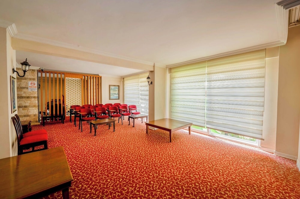 Galaxy Beach Hotel — Restaurant & bars in Alanya