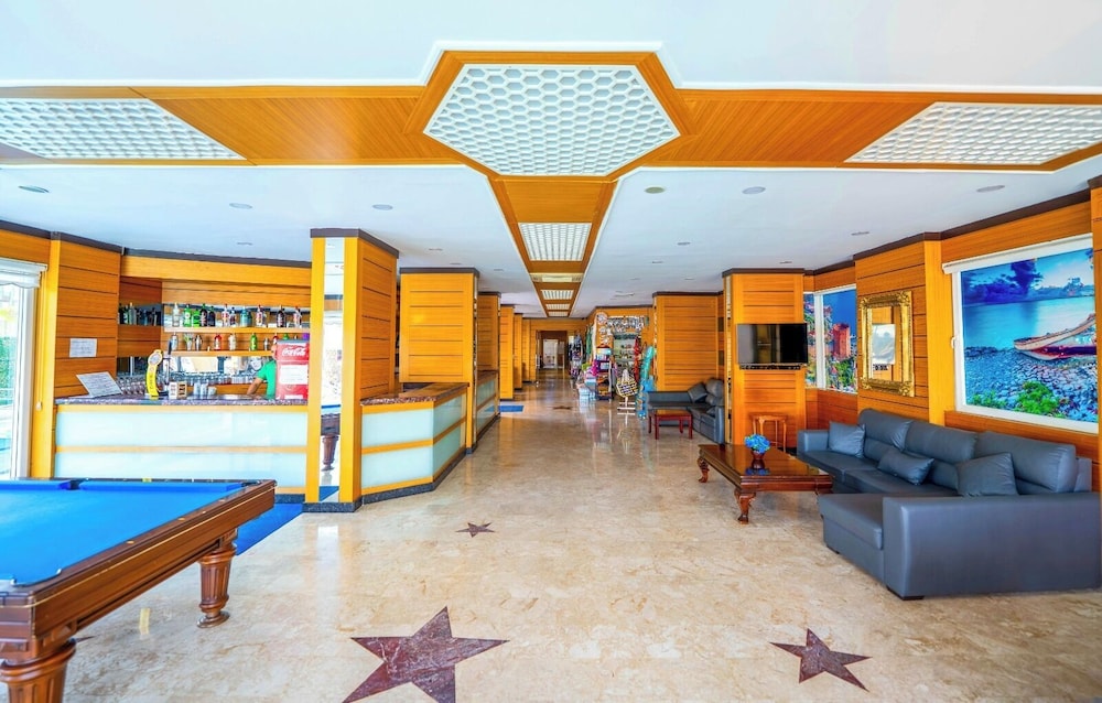 Galaxy Beach Hotel — Restaurant & bars in Alanya