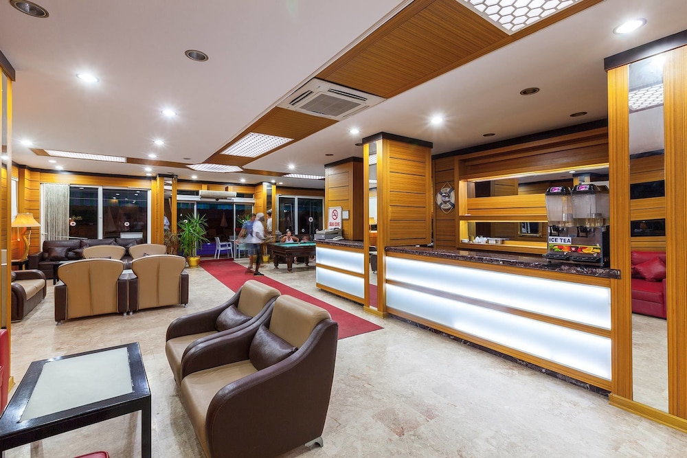 Galaxy Beach Hotel — Restaurant & bars in Alanya