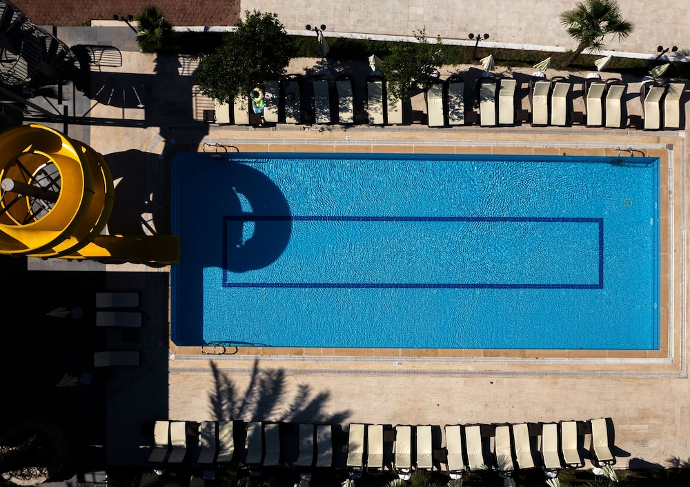 Grand Hotel Derin - All Inclusive — Pool in Kemer