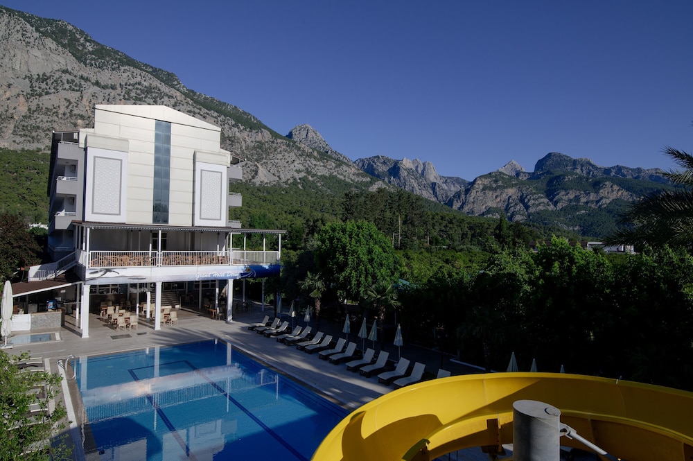 Grand Hotel Derin - All Inclusive — Outdoor in Kemer
