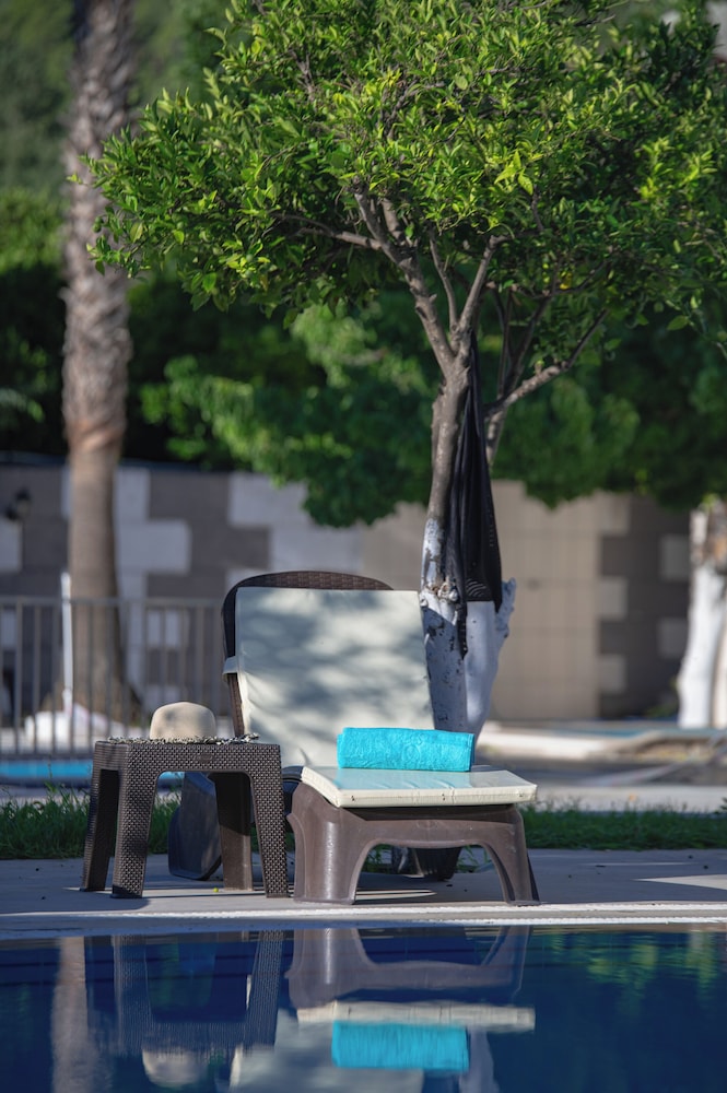Grand Hotel Derin - All Inclusive — Pool in Kemer