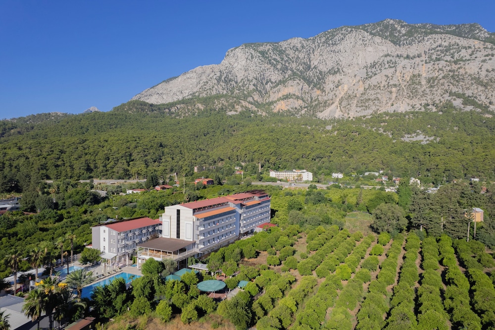 Grand Hotel Derin - All Inclusive — Outdoor in Kemer