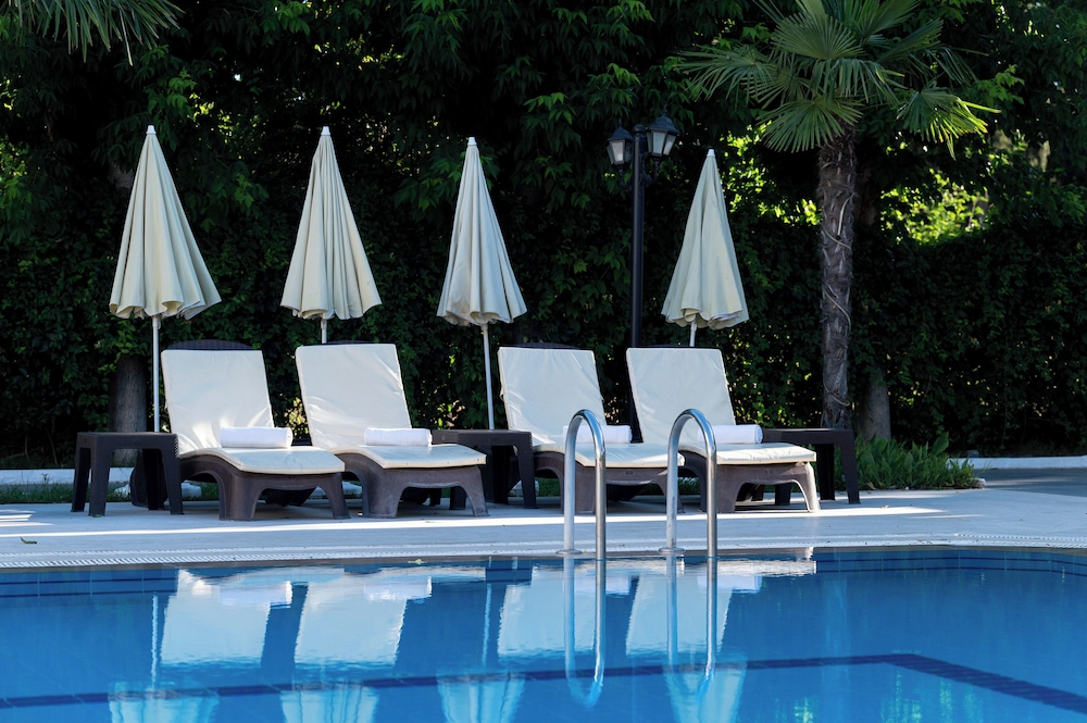 Grand Hotel Derin - All Inclusive — Pool in Kemer