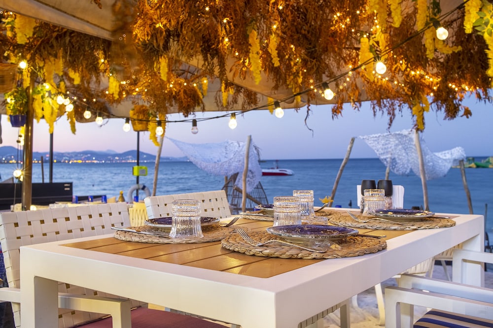 Anjeliq House — Restaurant & bars in Alanya