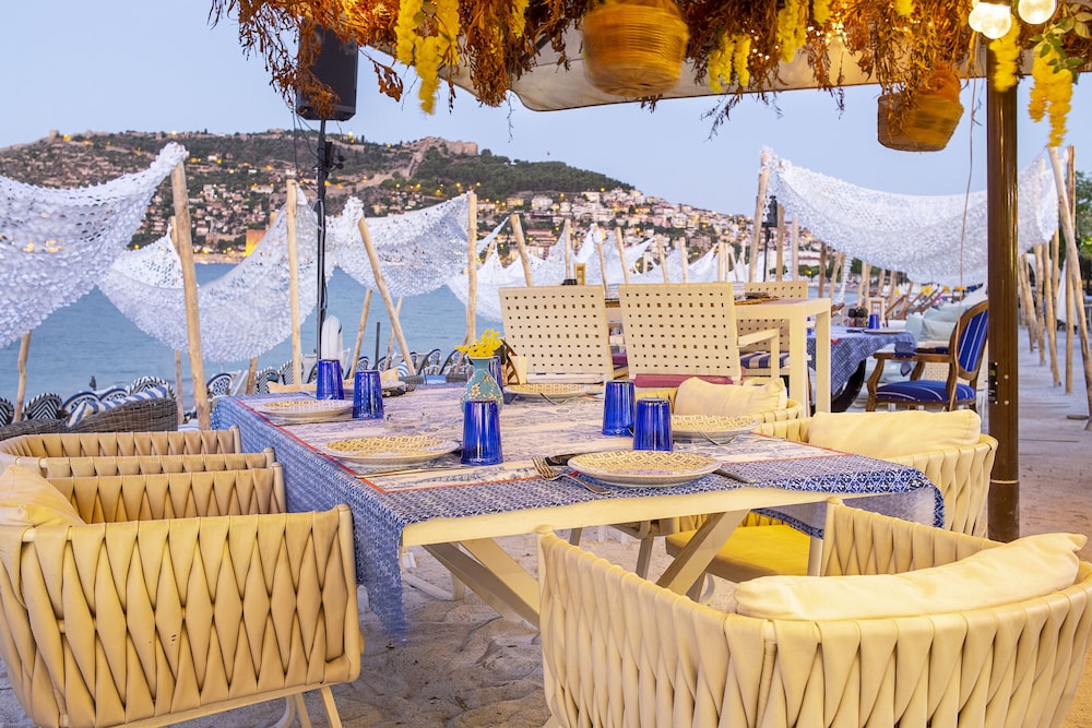 Anjeliq House — Restaurant & bars in Alanya