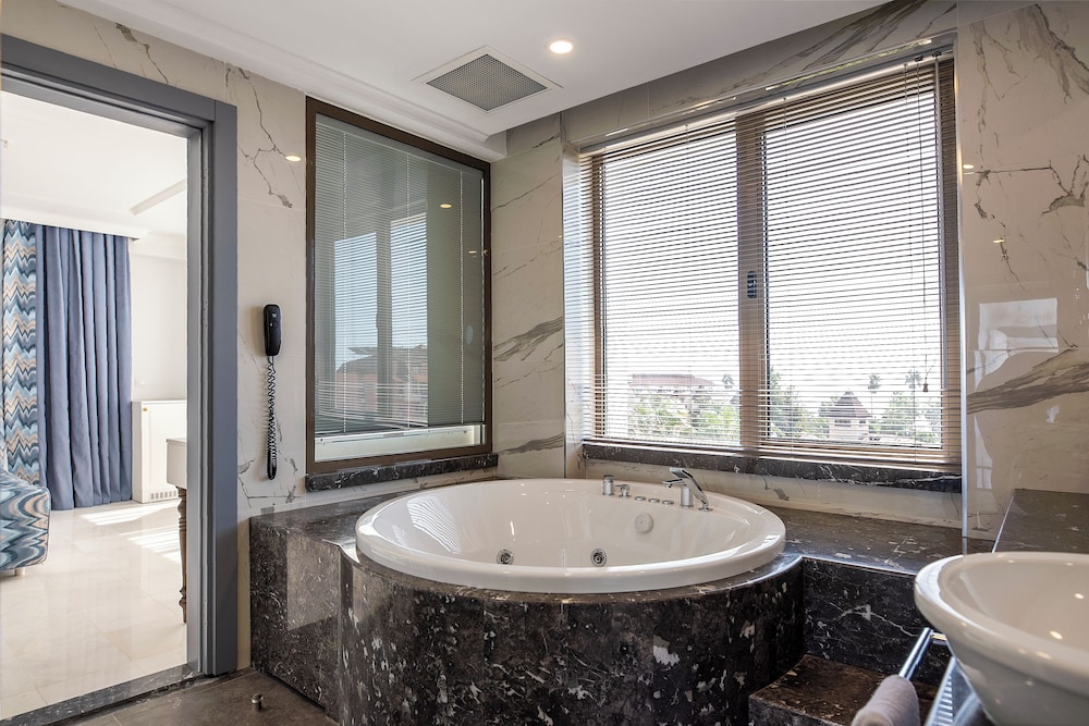 Blue Marlin Deluxe Spa & Resort - All Inclusive — Hotel rooms in Alanya