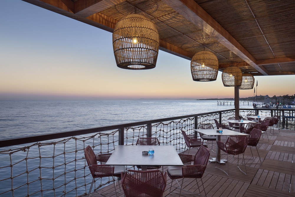 Blue Marlin Deluxe Spa & Resort - All Inclusive — Restaurant & bars in Alanya