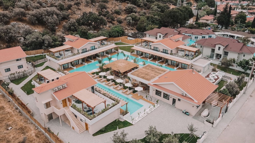 The Pearl Ölüdeniz — Swimming pool in Fethiye, Mugla