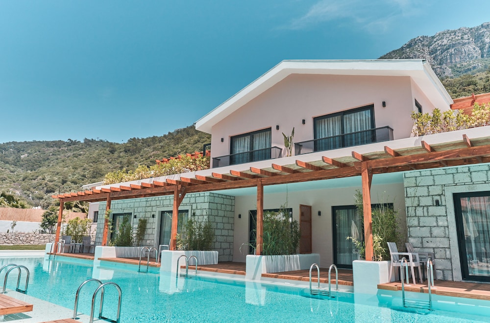 The Pearl Ölüdeniz — Hotel building in Fethiye, Mugla
