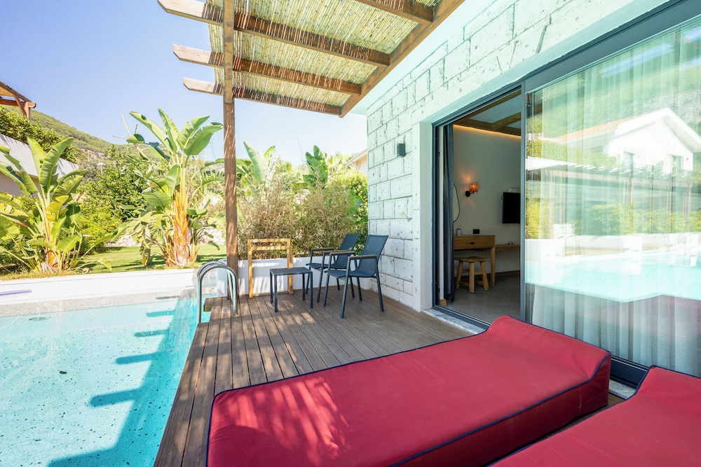 The Pearl Ölüdeniz — Swimming pool in Fethiye, Mugla