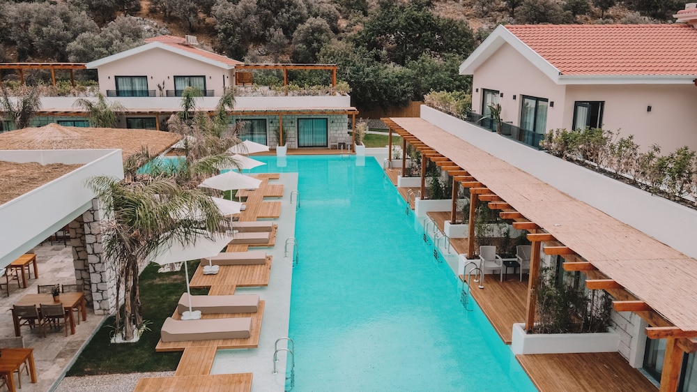 The Pearl Ölüdeniz — Swimming pool in Fethiye, Mugla