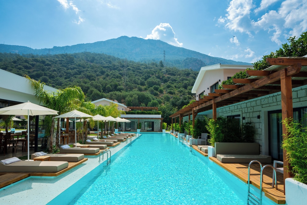 The Pearl Ölüdeniz — Swimming pool in Fethiye, Mugla