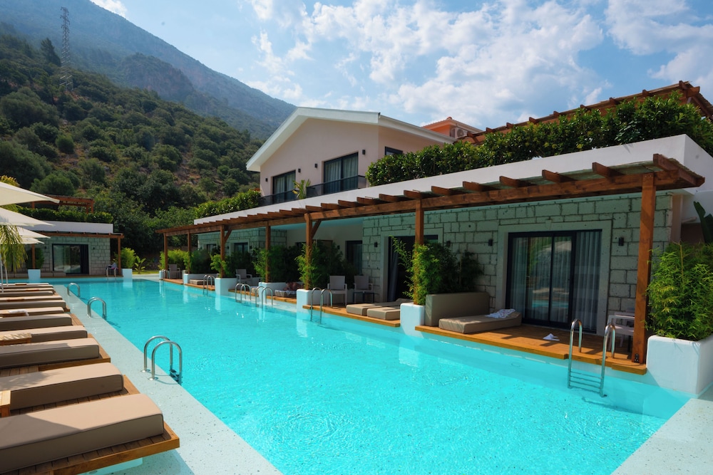 The Pearl Ölüdeniz — Swimming pool in Fethiye, Mugla