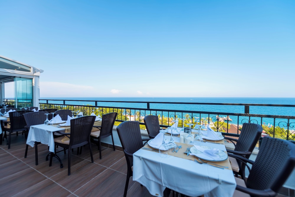 Amara Comfort Resort - All inclusive — Restaurant & bars in Kemer