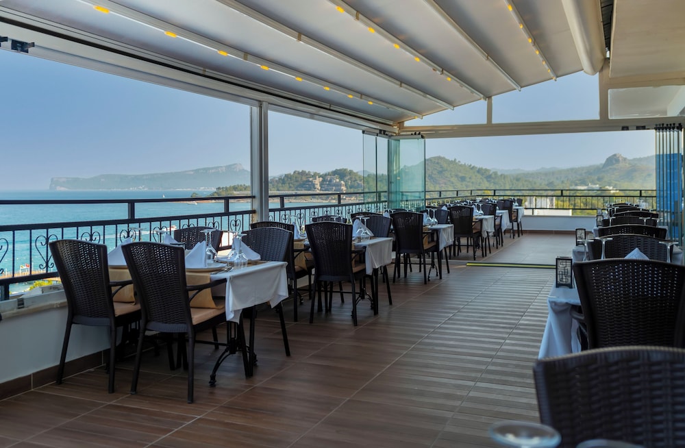 Amara Comfort Resort - All inclusive — Restaurant & bars in Kemer