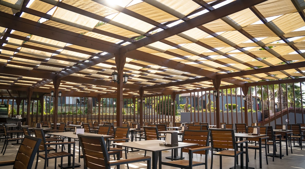 Adora Calma Beach Hotel - Adults Only — Restaurant & bars in Side