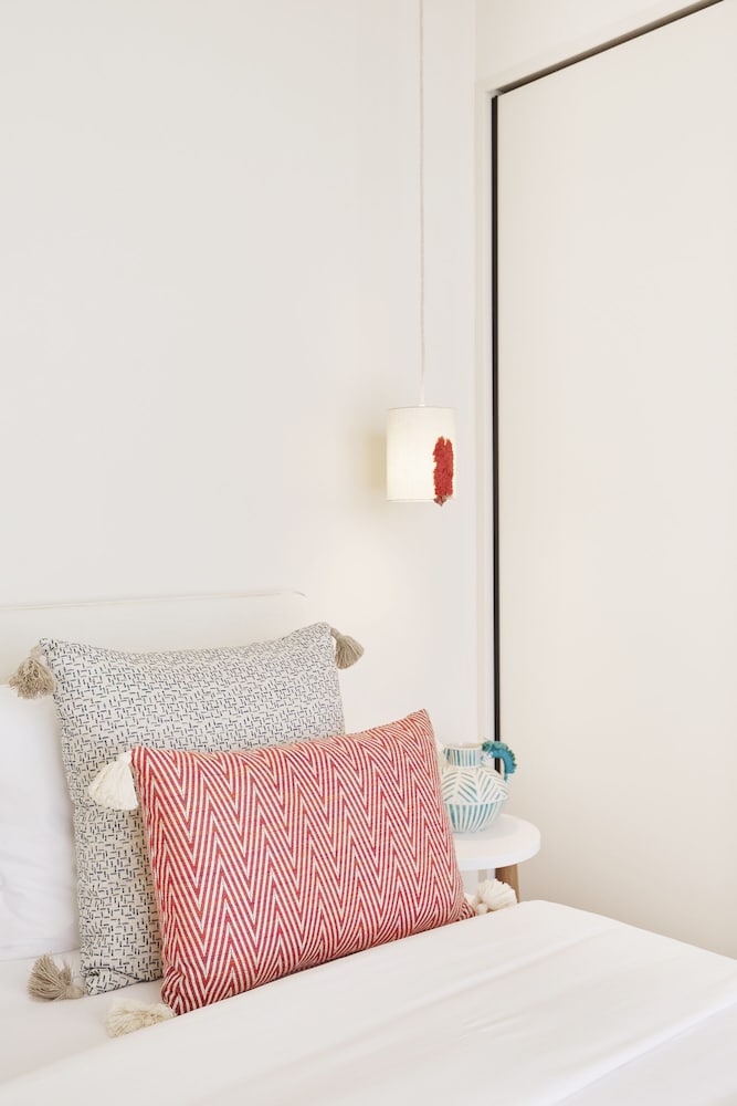 White Shell Beach Villas — Hotel rooms in Armação de Pêra, Faro