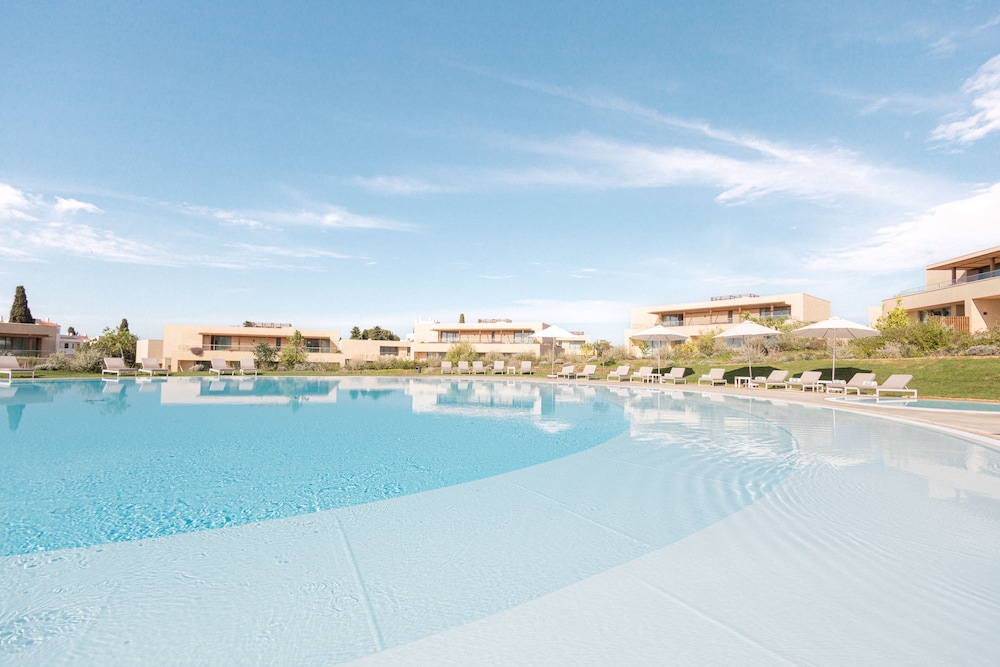 White Shell Beach Villas — Main photo in Armação de Pêra, Faro