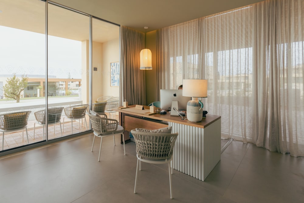 White Shell Beach Villas — Hotel rooms in Armação de Pêra, Faro