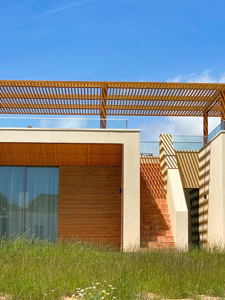 White Shell Beach Villas — Hotel building in Armação de Pêra, Faro