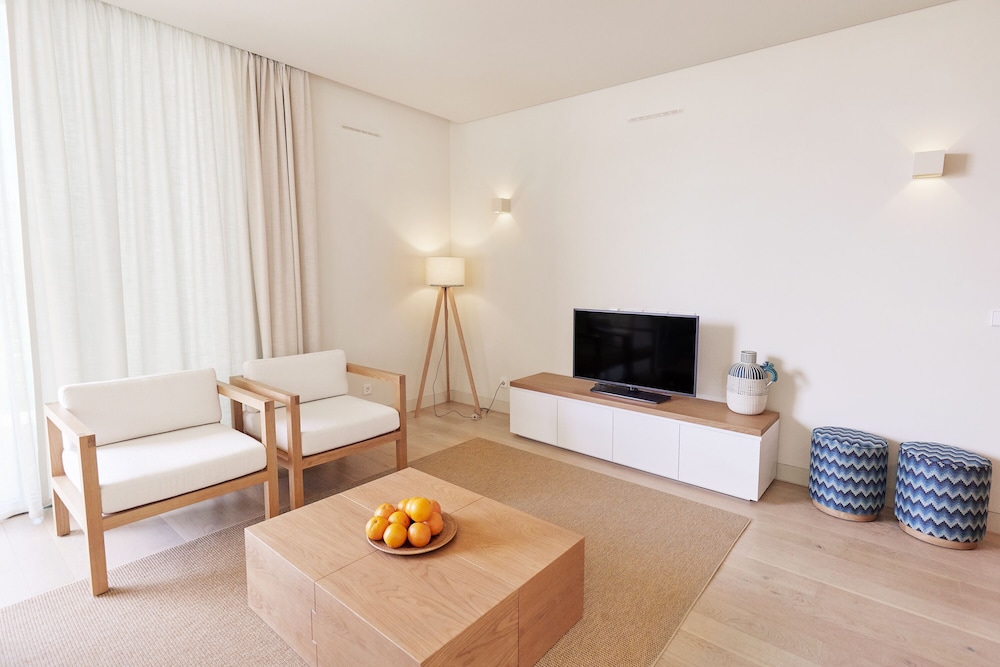 White Shell Beach Villas — Hotel rooms in Armação de Pêra, Faro