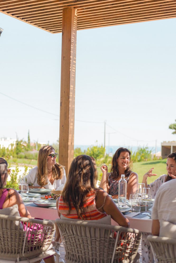 White Shell Beach Villas — Restaurant & bars in Armação de Pêra, Faro