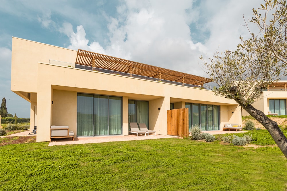 White Shell Beach Villas — Hotel building in Armação de Pêra, Faro