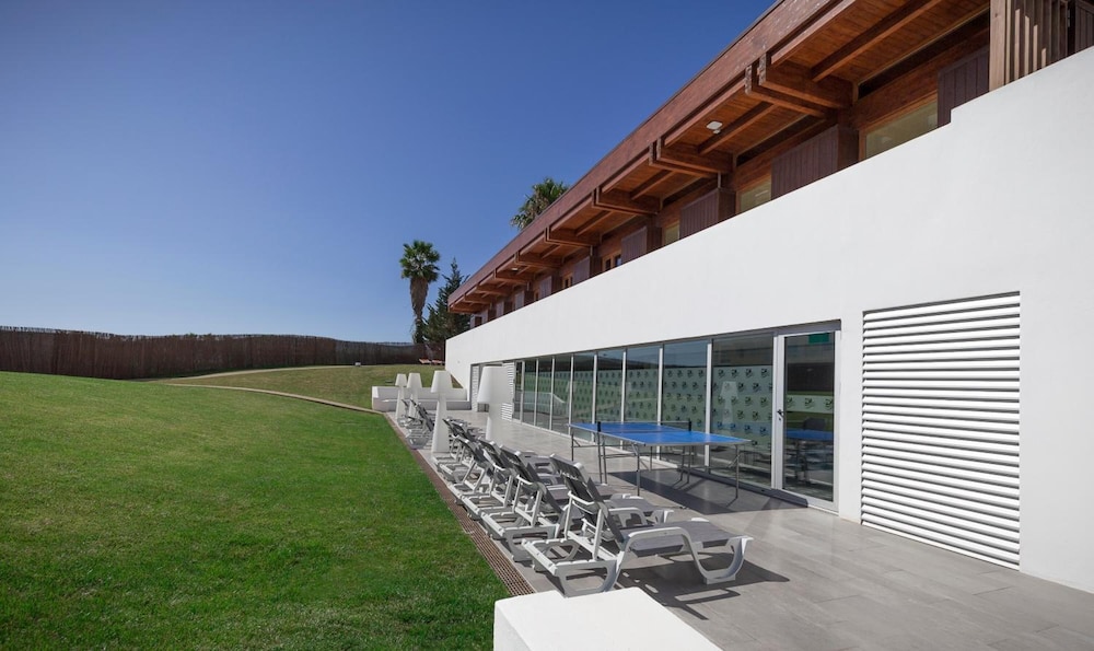 Interpass VAU Hotel & Apartaments — Hotel building in Portimão, Faro
