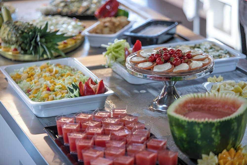 Interpass VAU Hotel & Apartaments — Restaurant & bars in Portimão, Faro