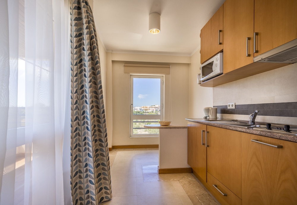 Interpass VAU Hotel & Apartaments — Hotel rooms in Portimão, Faro